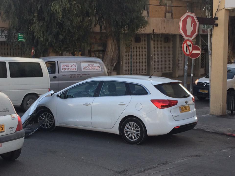 התוצאה של אי ציות לתמרור עצור (צילום:אבי פרקש)